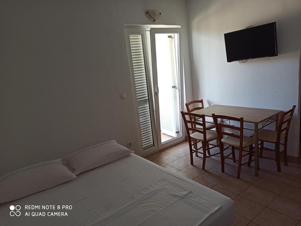 Boni02 Apartment Gdinj Luaran gambar