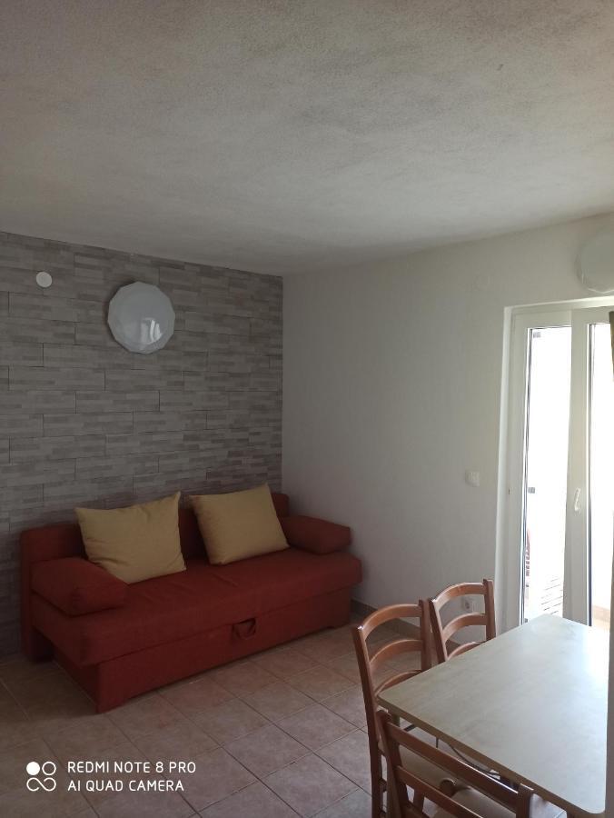Boni02 Apartment Gdinj Luaran gambar